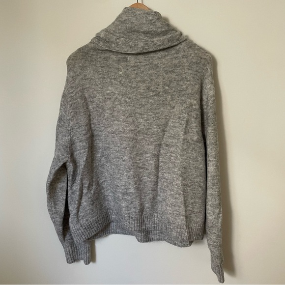 H&M Mohair Wool Blend Light Grey Marled Cowl Neck Sweater Size Medium - Picture 7 of 7